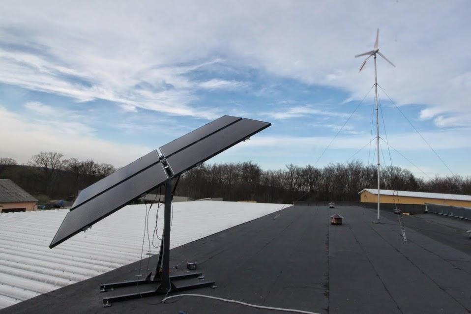 Instalacja demonstracyjna (1) 2,0 kw mikrowiatrak 1,5 kw PV na