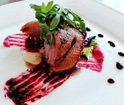 38 Pieczone kacze udka w marynacie pomarańczowo-miodowej z sosem wiśniowym z purée z fasoli z cykorią radicchio 180 Weronika Wasilewska, Klaudia Krasowska Zespół Szkół Zawodowych im.