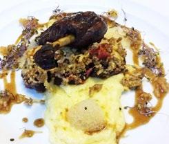 51 Kacze udo confit w towarzystwie purée cytrynowego w otoczeniu sosu z porto i foie gras oraz chrupiącego buraka 160 Sos 50 g foie gras 30 ml demi-glace 20 ml porto 20 dwójniaka staropolskiego