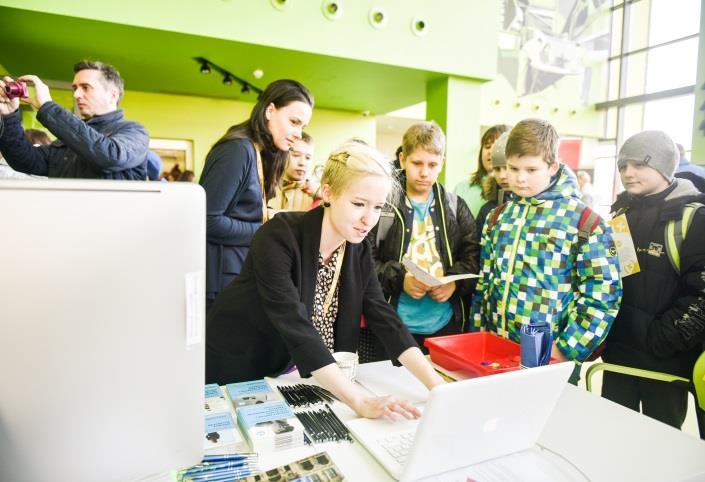 STOISKA INFORMACYJNO-NAUKOWE 9:00-14:00 Wszystkich uczestników