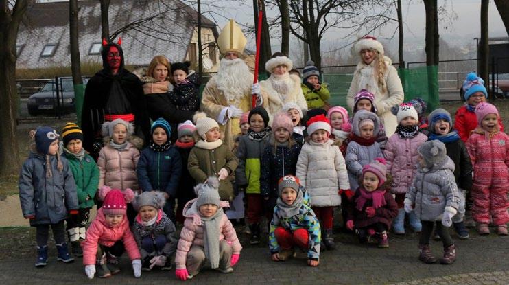Dzieci z niecierpliwością