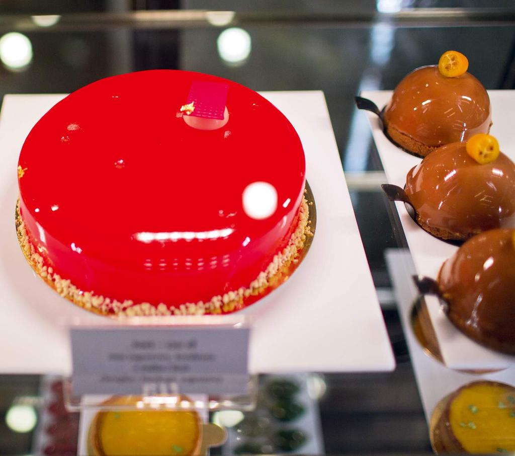 We value Customisable Options All the bakery and confectionery cabinets made by ES SYSTEM K promote both product visibility and product quality.