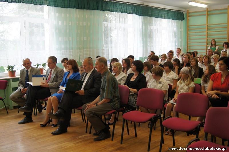 Z życia gminy Leśniowice Nr 27 29 czerwca 5 lipca 2012 r. Gminne Zakończenie Roku Szkolnego W dniu 29 czerwca 2012 r.