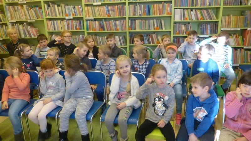 w smoleckiej świetlicy wiejskiej słychać było wybuchające salwy śmiechu.