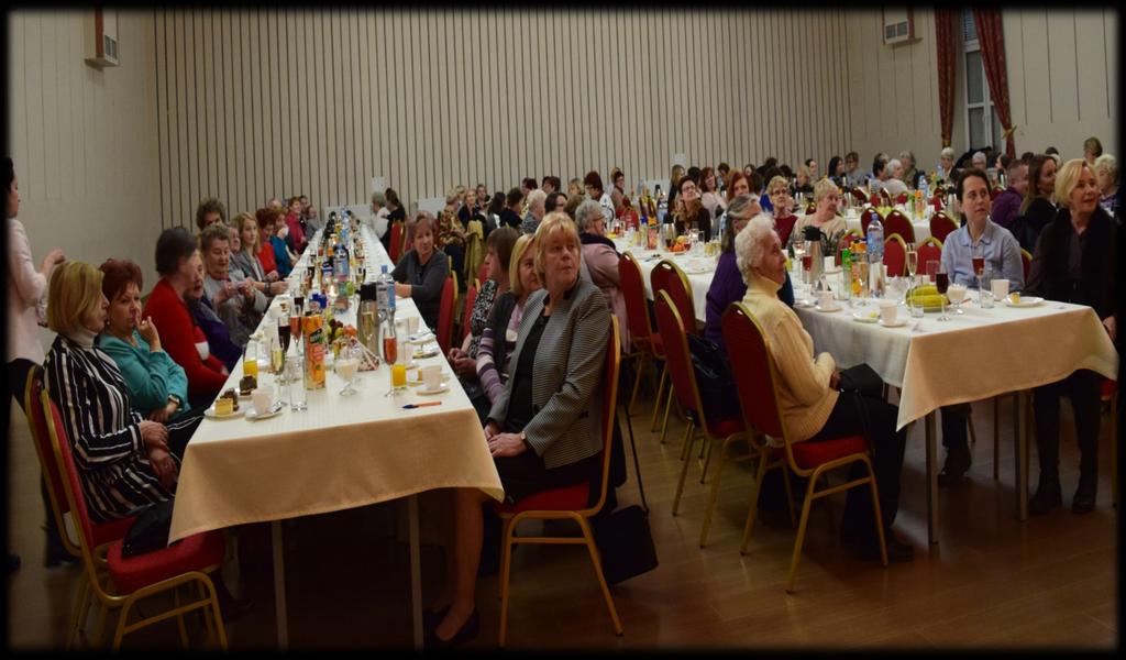 Dzień Kobiet w GOKiS Dzień Kobiet to szczególne święto w naszym kalendarzu. Tego dnia Panie częściej się uśmiechają, a panowie są mili, słodcy i kwiatowi.