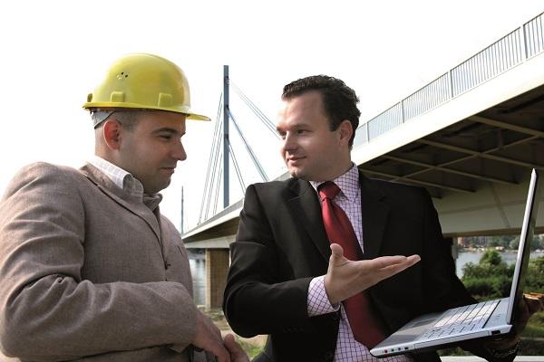 Ustawa Prawo budowlane z dnia 7 lipca 1997 r. 9) określa podstawowe prawa i obowiązki uczestników procesu budowlanego.