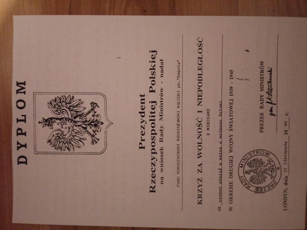 Dyplom Prezydenta Rzeczypospolitej Polskiej z okazji nadania odznaczenia Krzyża