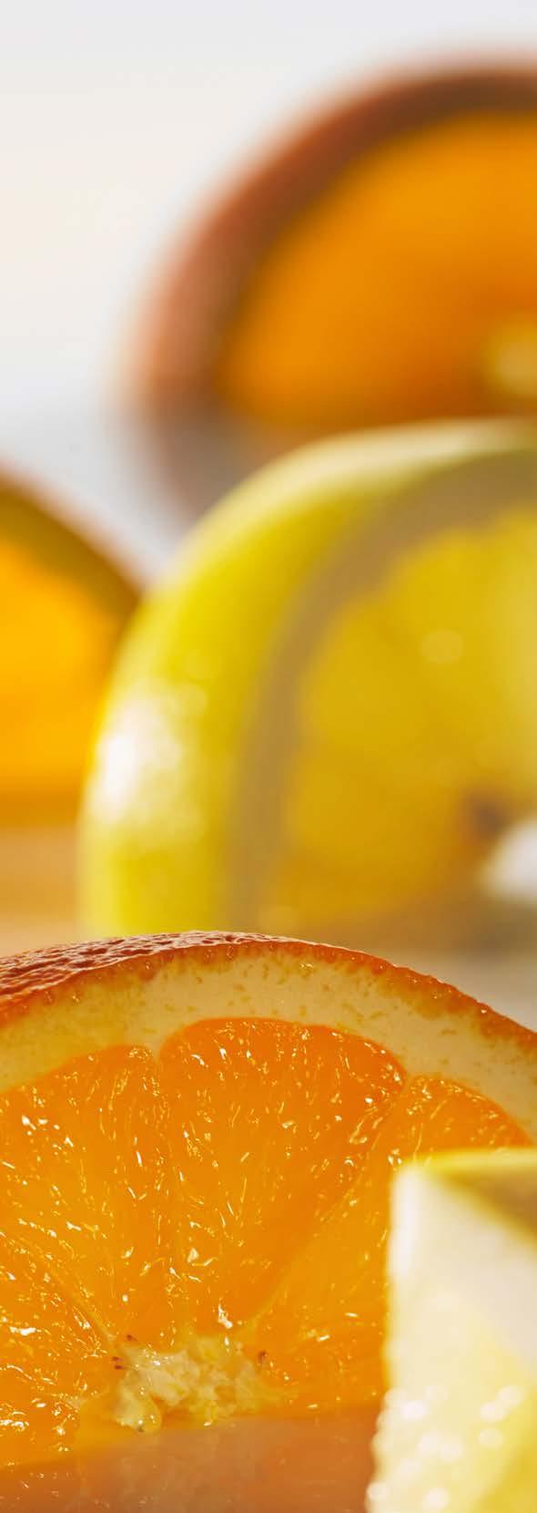 Cytrusowe orzeźwienie SKŁADNIKI: 2 porcje 1 biały grejpfrut 1 pomarańcza 1 cytryna 1 limonka KOKTAJL OWOCOWY SPOSÓB WYKONANIA: Z cytrusów wycisnąć sok i wymieszać. Przed podaniem można schłodzić.