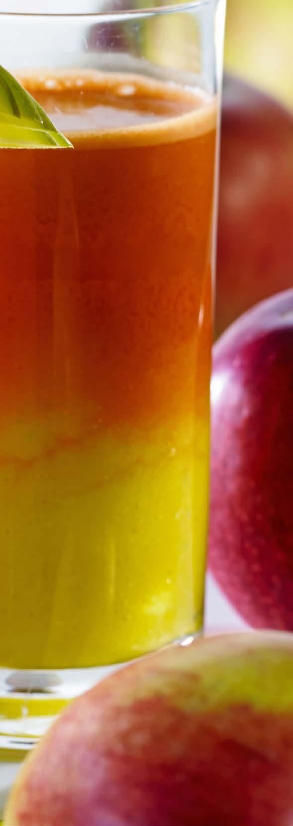 Sok karotenowy 1 SKŁADNIKI: 2 porcje 400 g marchwi 1/2 mango 1 jabłko KOKTAJL OWOCOWO-WARZYWNY SPOSÓB WYKONANIA: Wszystkie składniki pokroić na mniejsze kawałki i wycisnąć z nich sok.
