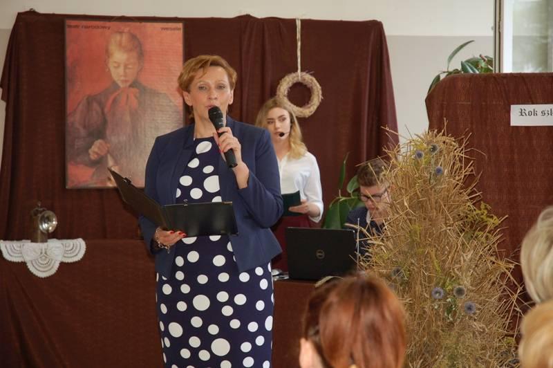 Zespół Szkół Budowlanych i Kształcenia Ustawicznego w Słupsku ul. Królowej Jadwigi 3 Miesiąc wrzesień 2017 Rok 2, numer 1 W tym numerze: 1. Inauguracja roku szkolnego 2017/18 s. 1 2.