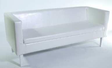 ) Klasyczna sofa 2 osobowa. Liczba: minimum 3 szt.