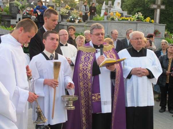 129 Krasnobrodzie (zdjęcie ze zbiorów parafii). 30 maja 2010 roku, przypadała w parafii Uroczystość Odpustowa ku czci Trójcy Przenajświętszej.