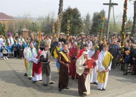 134 Zdjęcie 78 Rok 2011, 17 kwietnia. Niedziela Palmowa (zdjęcie ze zbiorów parafii).