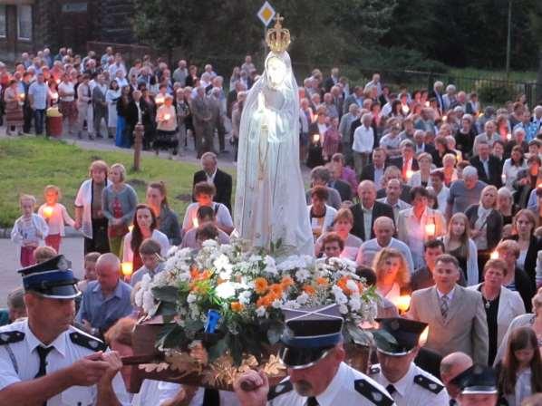 172 Banaś, dyrektor Caritas diecezji zamojsko-lubaczowskiej, mianowany proboszczem w Tyszowcach. Koncelebrowali: ks. Mariusz Molenda (mianowany proboszczem w Zubowicach), ks.
