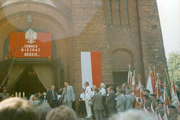94 1994 roku, sumę odprawił ks. Jerzy Wnuk a kazanie głosił ks. Stanisław Gulak 525. 31 lipca 1994 roku odbyło się uroczyste wprowadzenie nowego proboszcza ks. Mieczysława Filipa.