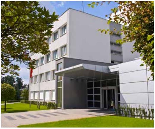 Firma Aesculap Chifa Sp. z o.o. z siedzibą w Nowym Tomyślu należy do międzynarodowego koncernu B.Braun Melsungen AG. W ramach grupy w Polsce działają również: stacje dializ B.