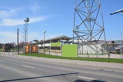 Piłkarski Ośrodek Treningowy Doskonale usytuowany przy zbiegu ulic Żeromskiego-Kolejowa kompleks boisk sportowych.