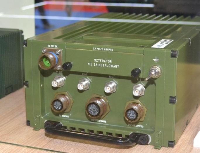 Interrogator średniego zasięgu systemu IFF typu ISZ-50.Fot. M.