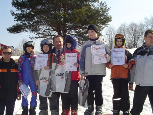 III grupa wiekowa /kl. III-IV/ 1. Liliana Bogdan 2. Ewa Hurkała 3. Joanna Zaziąbło 4. Urszula Bryja 5.