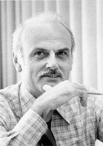 of Michigan, Ann Arbor 1970: A Relational Model of Data for Large Shared Data Banks 1981: Turing Award 2003-04-18: Died in Williams Island, Florida (US) Bazy danych (10) Name