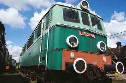 ET21-66 Producent Fabryka Wagonów Pafawag, Wrocław Rok produkcji 1960 Numer fabryczny 3E-80 Układ osi Co Co Prędkość maksymalna Średnica kół zestawów kołowych Zasilanie Masa służbowa Długość ze