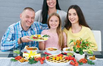 dla rodziny lub gości jest niedrogie, bo wykorzystujemy sezonowe produkty t o wspomnienia: tradycyjnych smaków z dzieciństwa i urlopowych podróży GRUDZIEŃ 12/2018 z Legnicy i jej koleżanki
