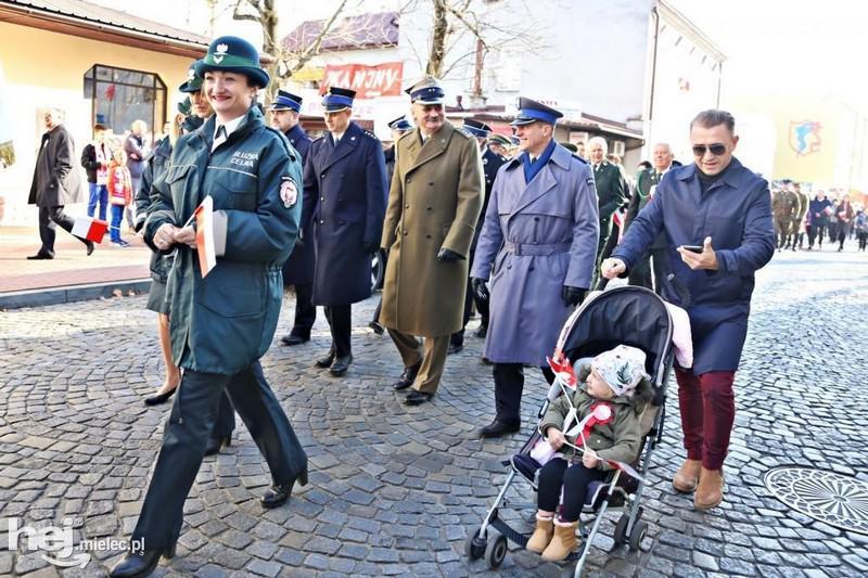 Świętowano również w Sędziszowie Małopolskim. Uroczystości rozpoczęły się Mszą Świętą. O godzinie 12:00 odśpiewano hymn państwowy Złożono kwiaty pod pomnikiem bł. Ks.