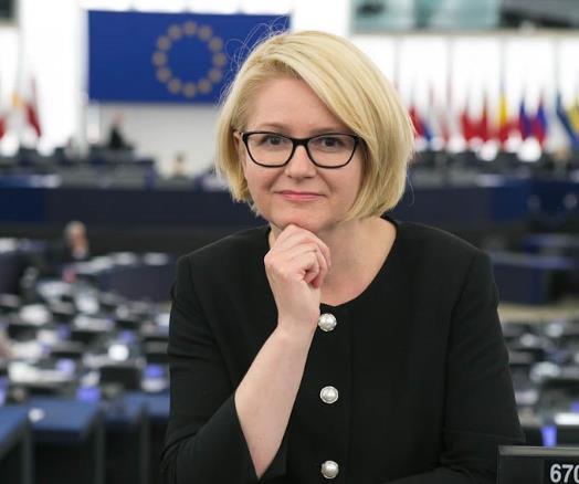 Komisja Europejska 8 S t r