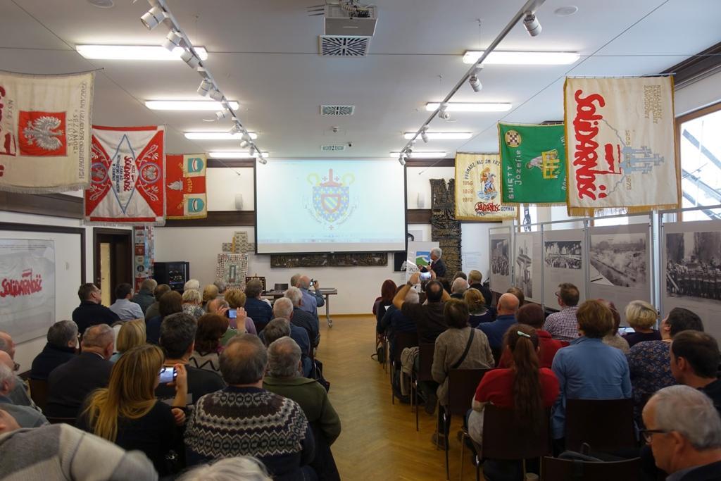 Szkolenie odbyło się w miejscu szczególnym dla każdego Polaka - czyli Muzeum Sali BHP Stoczni Gdańskiej, a gospodarzem, który przygotował ww.