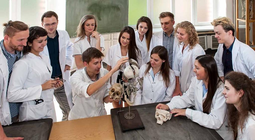 f) praca na rzecz ruchu studenckiego (potwierdzona przez władze uczelni) 1 