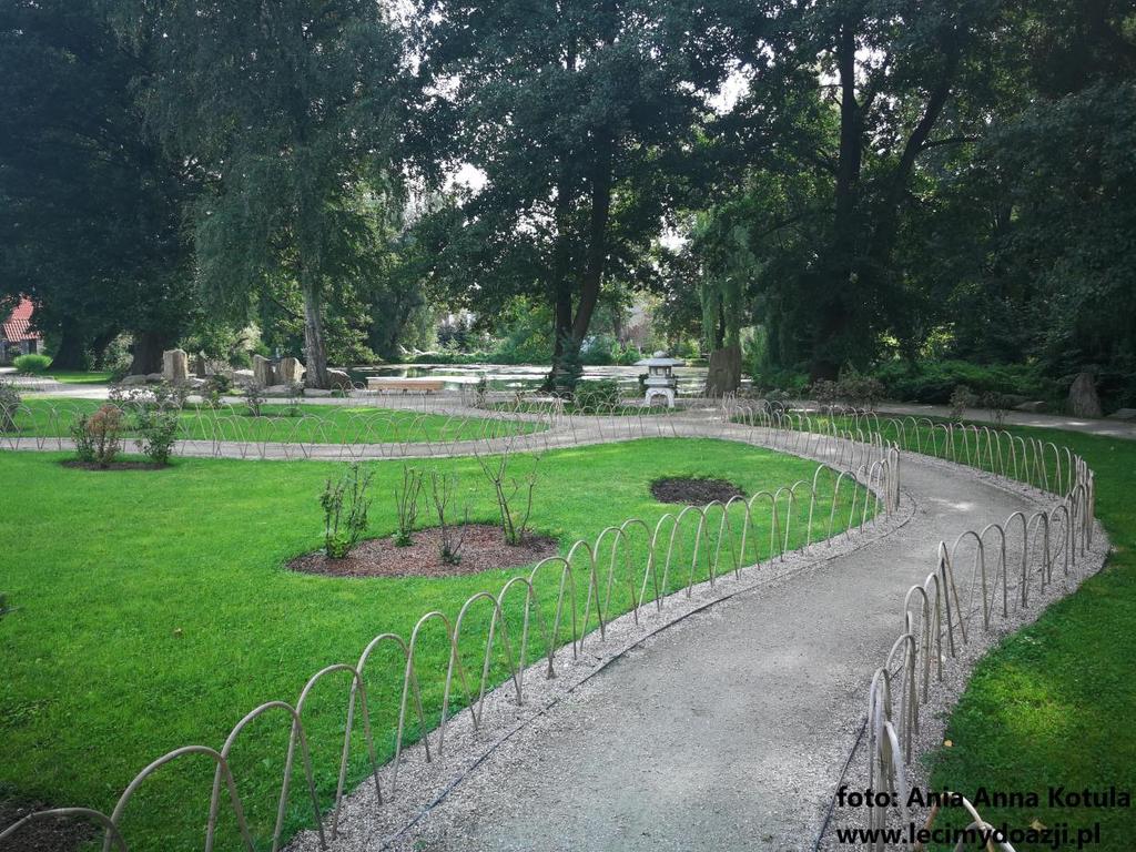 Strona6 Ogród Japoński, Park Oliwski w Gdańsku autor: Ania Anna Kotula z Tour Guide Service Gdańsk Obiekt znajduje się na trasie: Trójmiasto wycieczka jednodniowa 4.