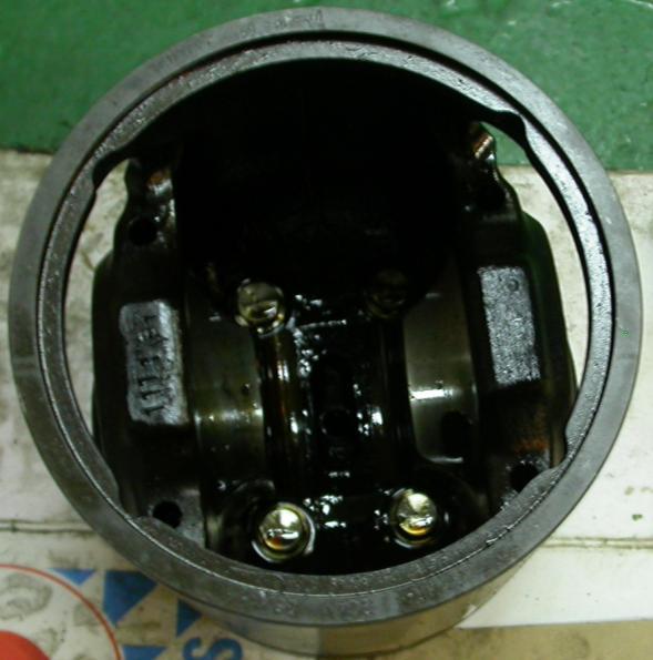 Fig. 9. Damaged cylinder liner Rys. 9. Uszkodzona tuleja cylindrowa Fig. 2.