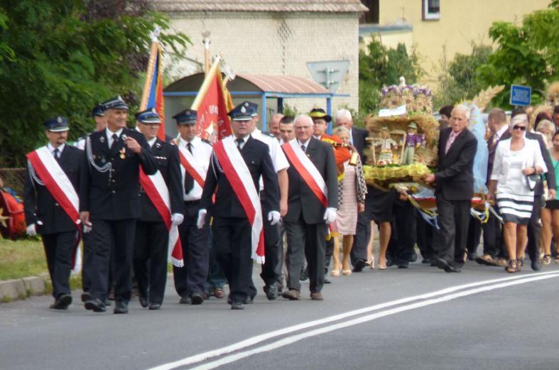 6 Nowiny Niechlowskie Nowiny Niechlowskie Dożynki, to czas podziękowań składanych wszystkim rolnikom za ich codzienny trud i pracę na roli.