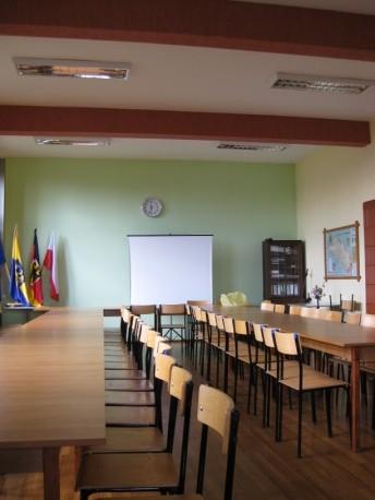 1 ogólnodostępna sala, tzn.