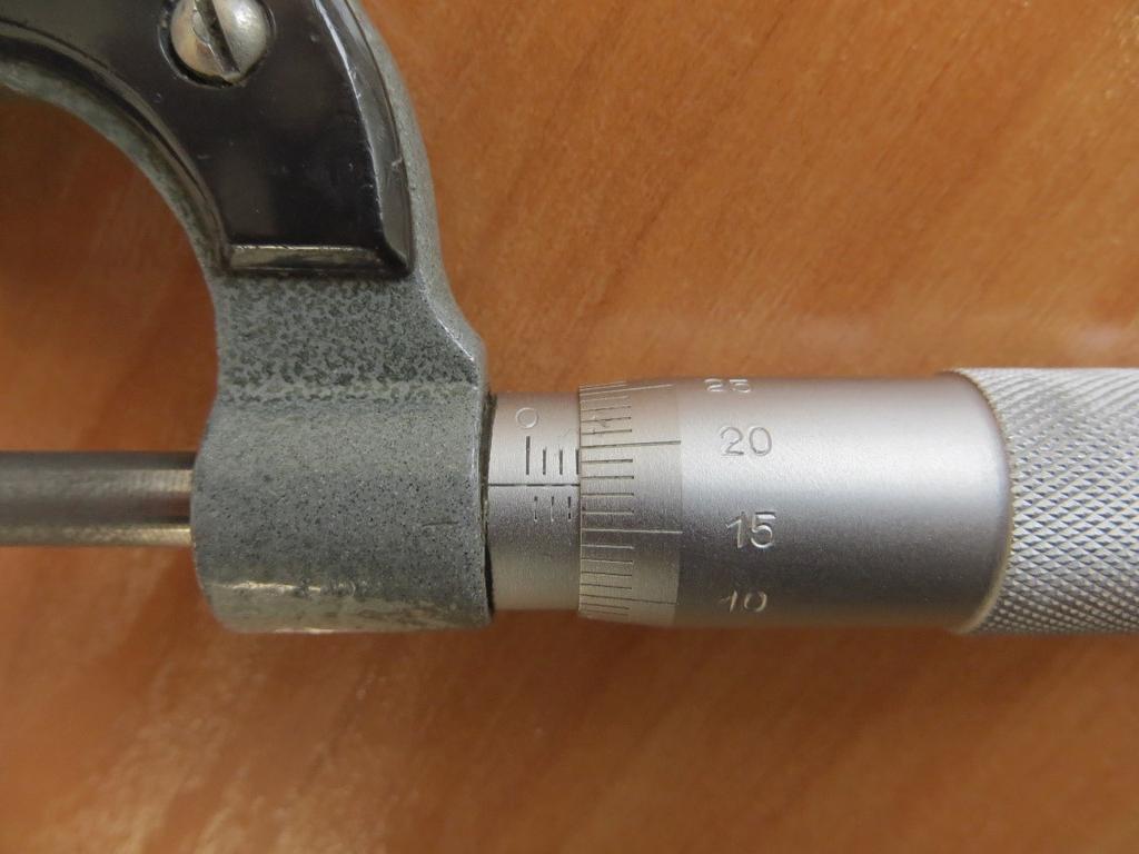 Pełne mlmetry Jeden obrót to 0,5 mm
