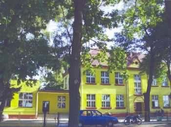 Cmentarz poniemiecki Fot. Ewa Nowak Wnętrze kościoła Fot.