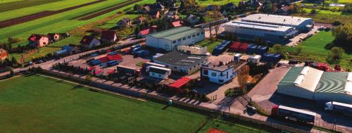 O FIRMIE Firma TT Plast z siedzibą w Targowisku jest jednym z wiodących producentów rur osłonowych w Polsce. Produkty firmy wykorzystywane są głównie w przemyśle elektrycznym i energetycznym.