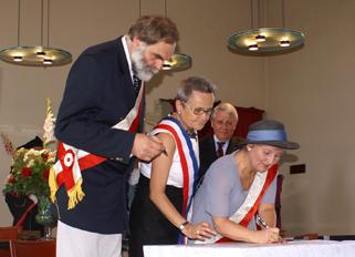 20-lecie partnerstwa puszczykowa z ChÂteaugiron cd. ze str. 5 Z perspektywy lat myślę, że byliśmy dobrymi ambasado rami Polski i Puszczykowa.