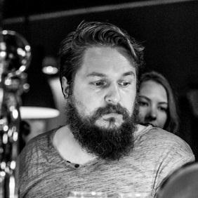 Pan Piotr Borowik Polecam dołączenie do Treeneo ze względu na udostępnienie dźwigni finansowej przy wejściu na rynek nieruchomości, program partnerski, wsparcie merytoryczne, dużą świadomość i