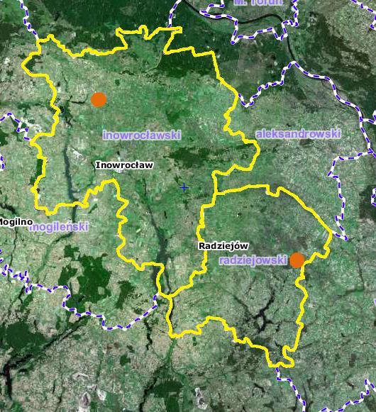 Małe nachylenie powierzchni terenu i słaby drenaż naturalny przyczynia się do nadmiernego uwilgotnienia gleby i powstania czarnych ziem bagiennych z
