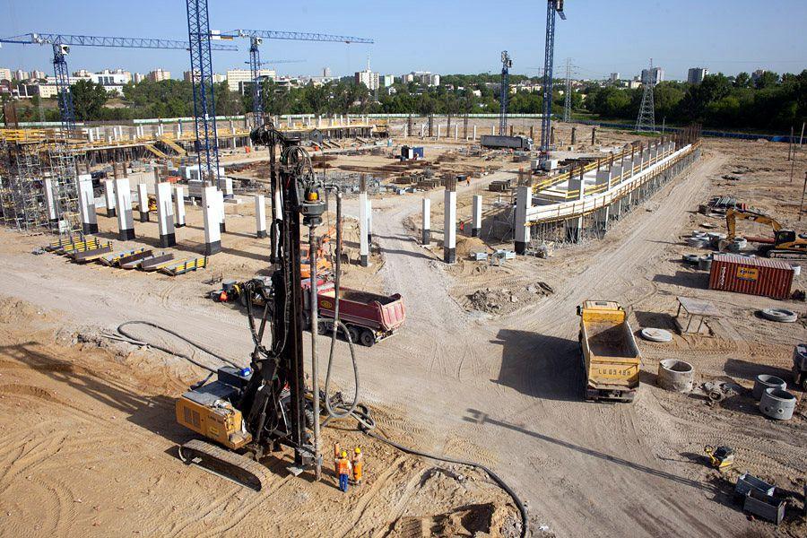 23 000 kolumn CSC 270 mm Długość kolumn: L = 4,5 do 6,5m Rozstaw kolumn: 1,8 1,8m
