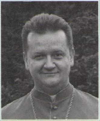W latach 1996-2009 wykładał teologię w Papieskim Uniwersytecie Świętego Krzyża; od 1997