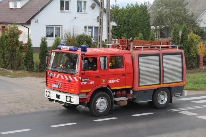 Dąbrowie Chełmińskiej, utwardzono plac targowiska w miejscowości Dąbrowa Chełmińska, doposażono plac