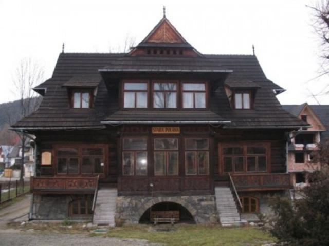 "Stara Polana", willa w stylu witkiewiczowskim, została wybudowana w 1905 r. dla rodziny Płazów przez budarza Jana Ustupskiego-Kubecka. W 1976 r.