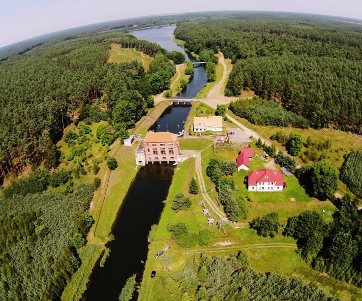 Rozpatrywano kilka lokalizacji kierując się wysokością piętrzenia wody czyli potencjalną mocą.
