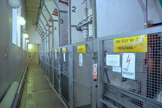 Energię dostarczano liniami o napięciu 40 kv z elektrowni w Białogardzie oraz elektrowni Rosnowo. Na zapleczu GPZ przed wojną znajdowała się zajezdnia tramwajowa.