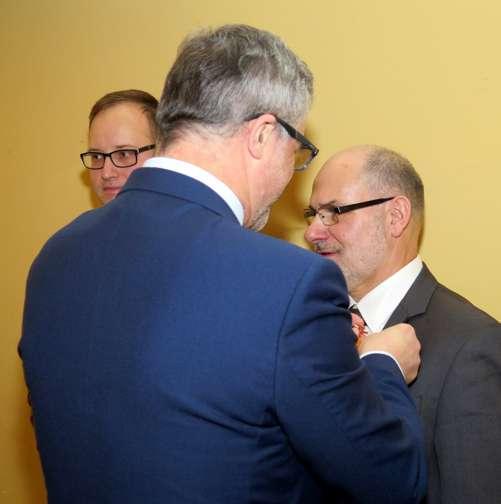pierwszy numer Przeglądu Mierniczego, jako miesięczne czasopismo naukowe, zawodowe i informacyjne. Sejm ustawodawczy przyjmuje, w dniu 15 lipca 1925 roku ustawę o mierniczych przysięgłych.