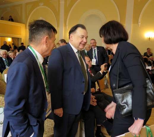 Wyższe uczelnie reprezentowali: Alina Maciejewska Dziekan Wydziału Geodezji i Kartografii PW; Dorota Zawieska Wydział GiK PW; Jan Kryński Przewodniczący Komitetu Geodezji