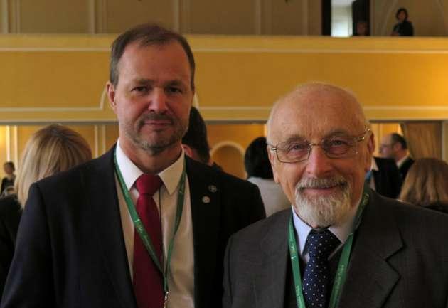 Robert Władysław Bauer, Jerzy Gaździcki; Krzysztof Mączewski, Adam Struzik, Ewa Janczar Organizacje krajowe reprezentowali: Robert Rachwał Prezes Polskiej Geodezji Komercyjnej;