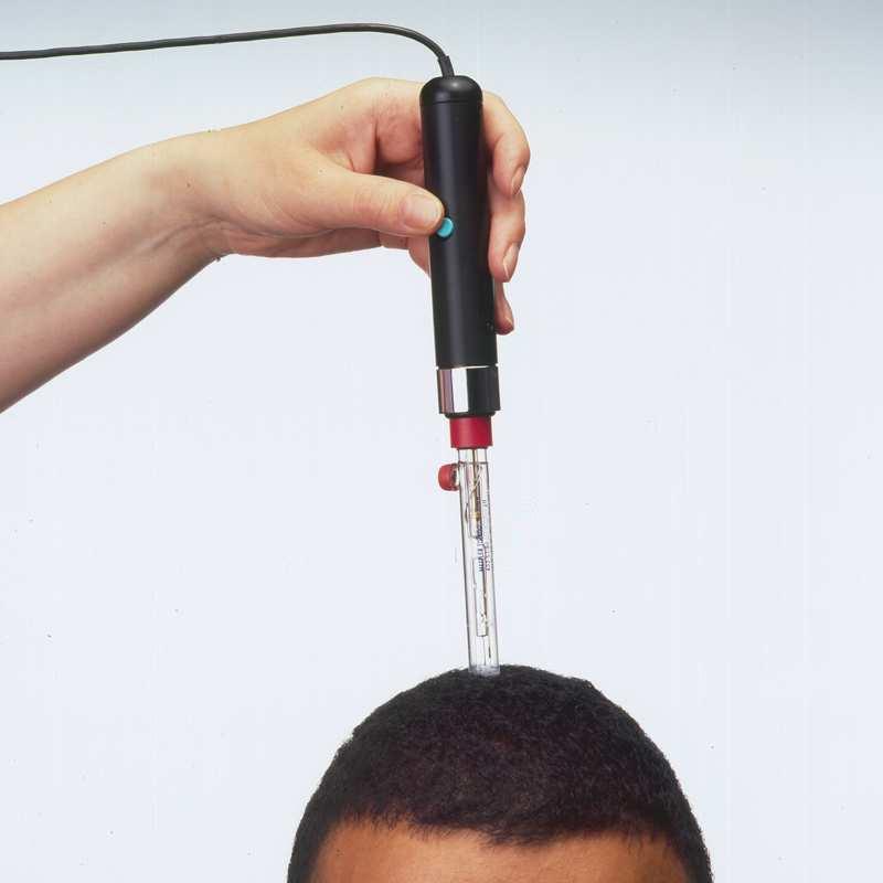 Pomiar ph Skin-pH-Meter PH 905 Pomiar poziomu ph na powierzchni skóry jest ważnym parametrem dla oceniania jakości płaszcza hydrolipidowego na skórze, szczególnie przy opracowywaniu różnych rodzajów